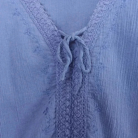 Christopher and Banks crinkle cotton 3/4 length sleeve crochet trim top L - Picture 3 of 7